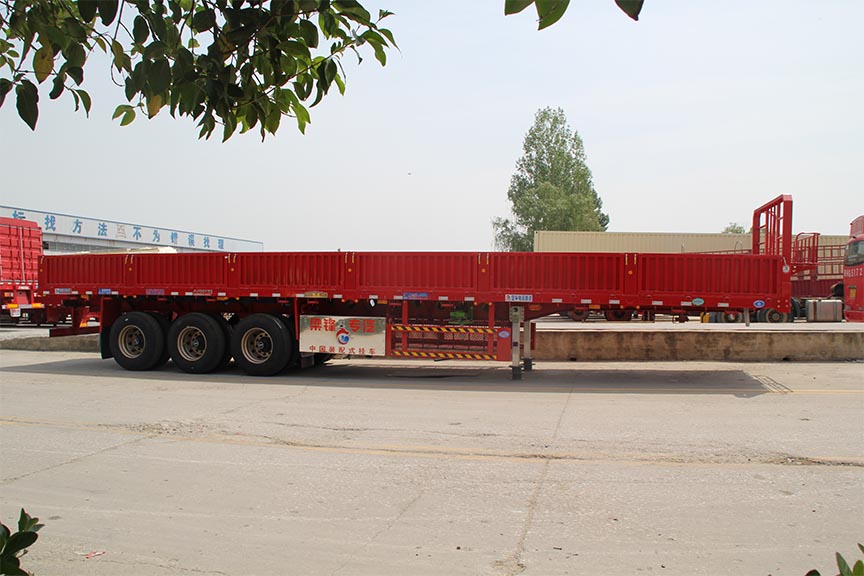 直板栏板半挂车