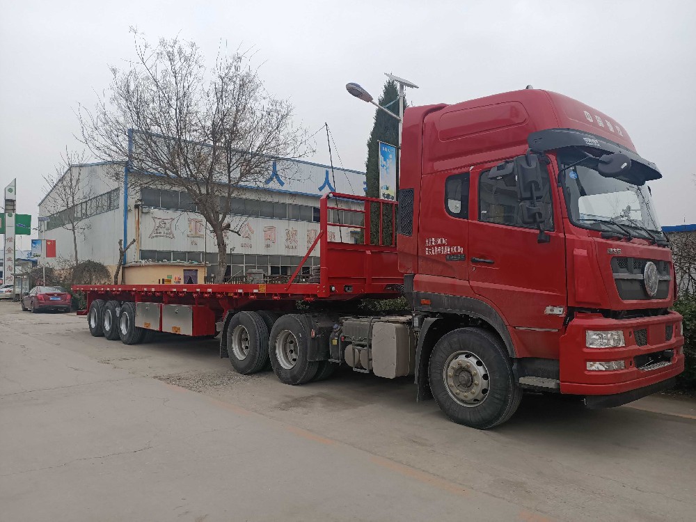 大货车超载易引发事故，如何行车才安全呢？